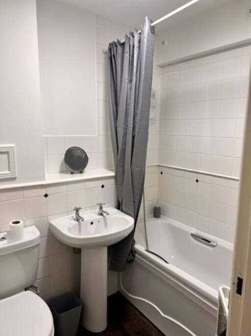 Trendy One Bedroom Apartment Glasgow Exterior photo