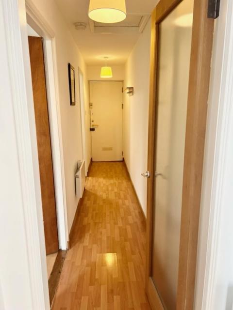 Trendy One Bedroom Apartment Glasgow Exterior photo